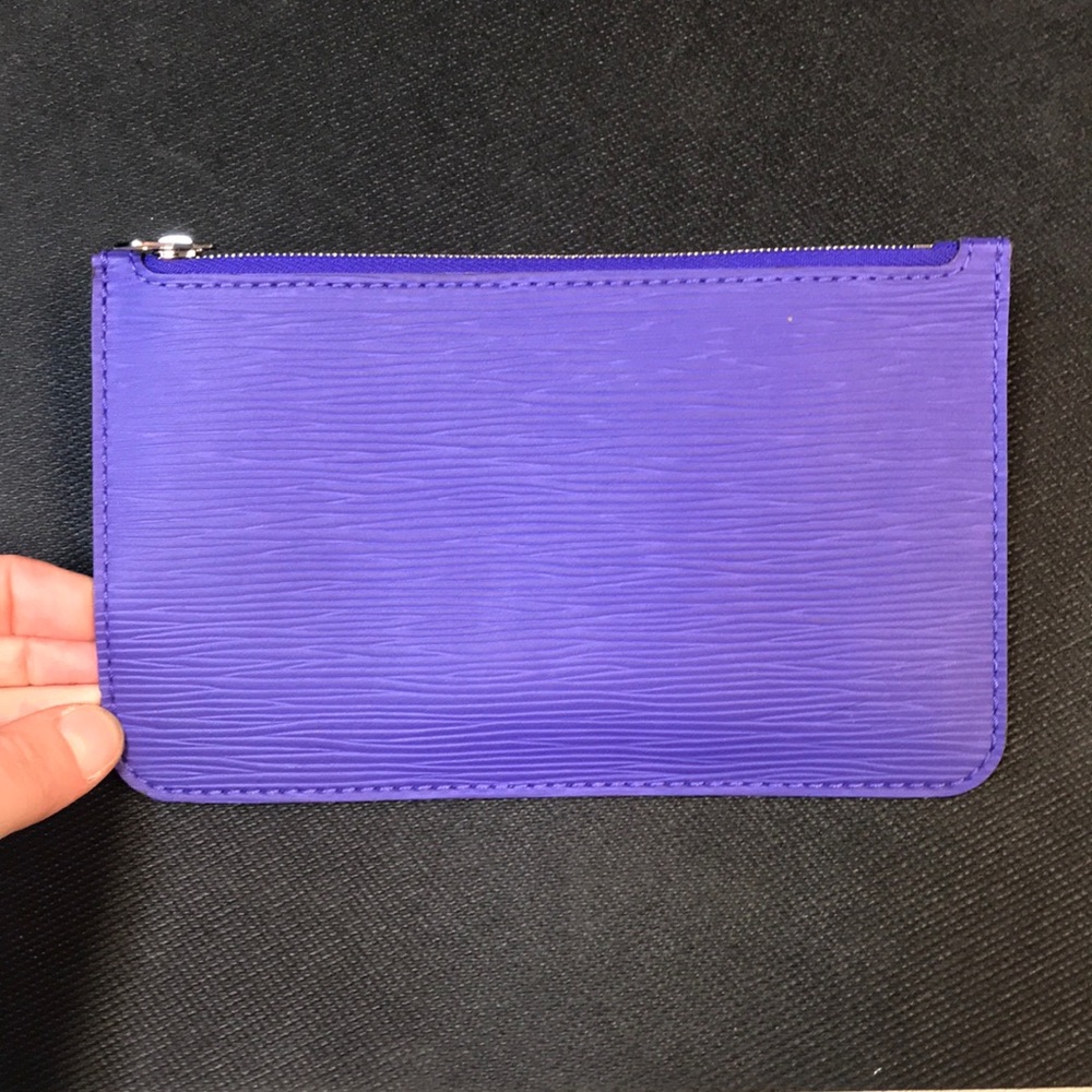 Louis Vuitton neverfull pouch